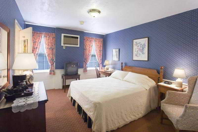Concord'S Colonial Inn Room photo
